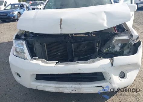 2011 Nissan Pathfinder Sv z USA, uszkodzony, nr VIN 5N1AR1NN5BC629626